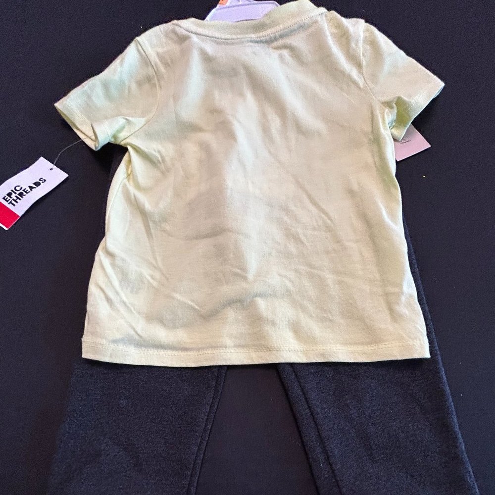 FIRST IMPRESSIONS & EPIC THREADS UNISEX 2-PC SET - Picture 2 of 10